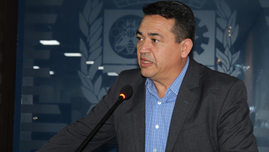 Vereador Cláudio do Moussão cobra informações sobre a canalização do Córrego Barueri-Mirim