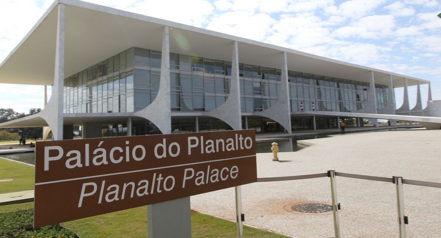 Governo faz primeira reunião ministerial nesta sexta-feira