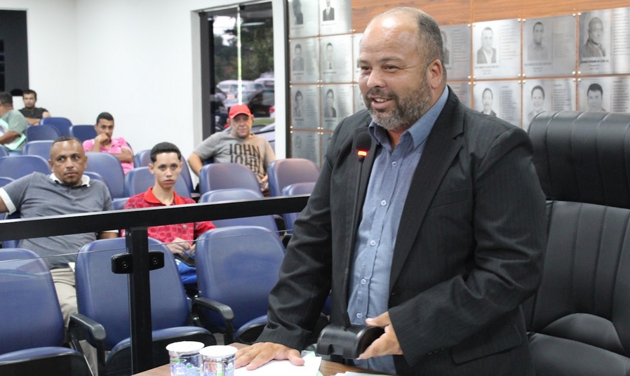 Vereador Betera pede criação do “Programa de Transporte Escolar Municipal Gratuito” em Jandira