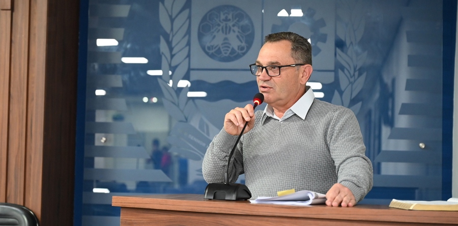 Vereador Ronaldo da Farmácia cobra reparos nas tampas dos bueiros de Jandira