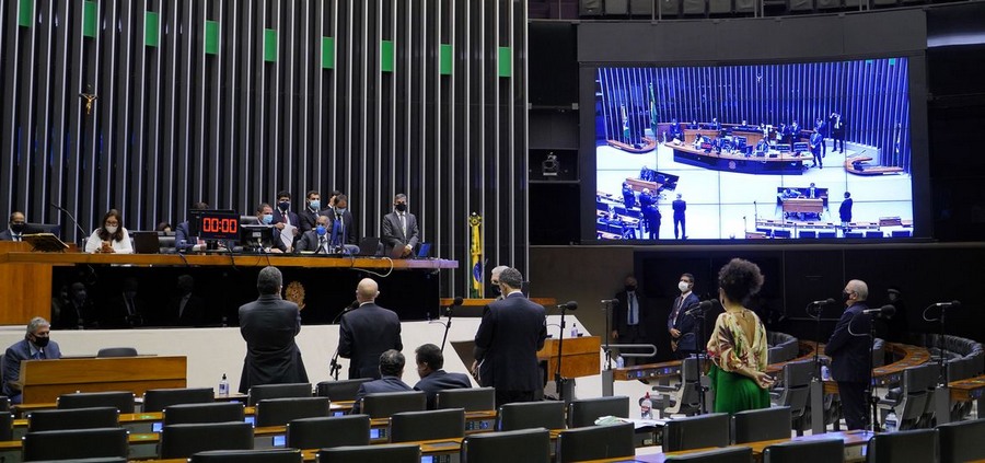 Sem distritão, Câmara aprova texto-base da PEC da reforma eleitoral