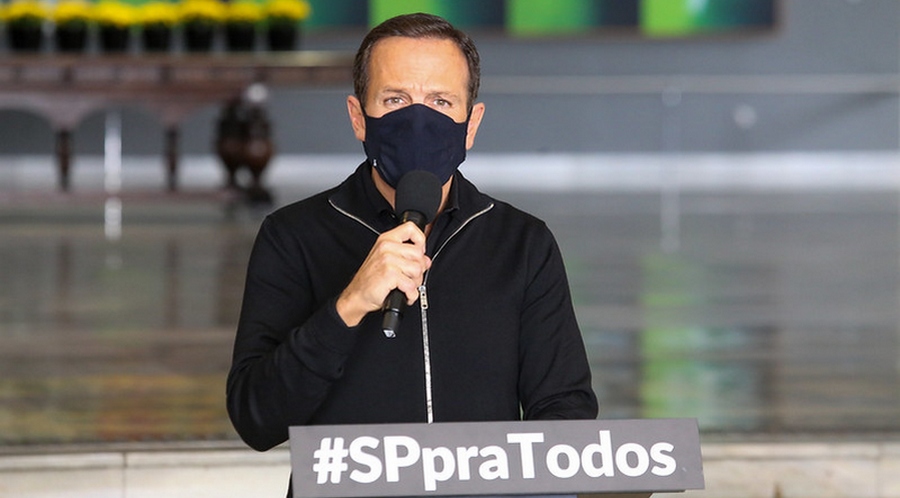 Governador João Doria atende Comitê Científico e mantém exigência de máscara em espaços abertos