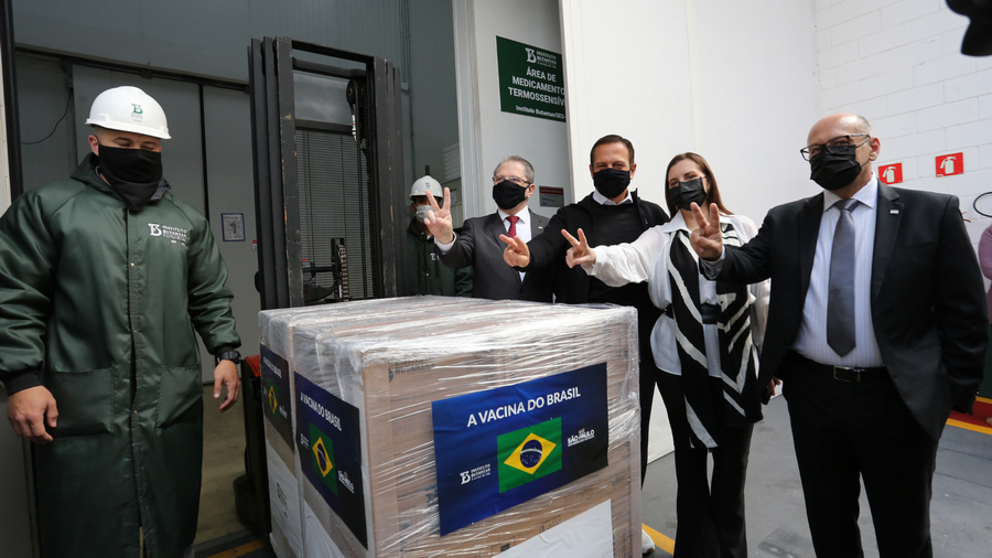 SP vacina jovens no Dia da Esperança, que marca término de imunização dos adultos