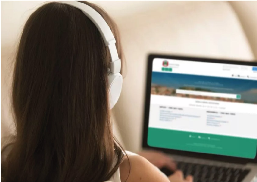  Conexão lenta, falta de recursos e número alto de abandono escolar marcam o primeiro ano de ensino remoto durante a pandemia