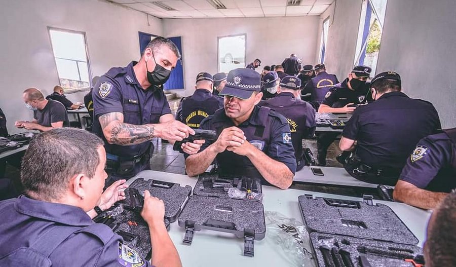 Guardas Municipais passam por treinamento para a utilização de novo armamento adquirido pela prefeitura