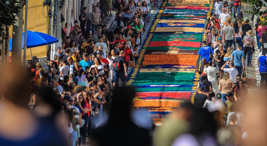 Celebração de Corpus Christi reúne público de mais de 50 mil pessoas em Santana de Parnaíba 