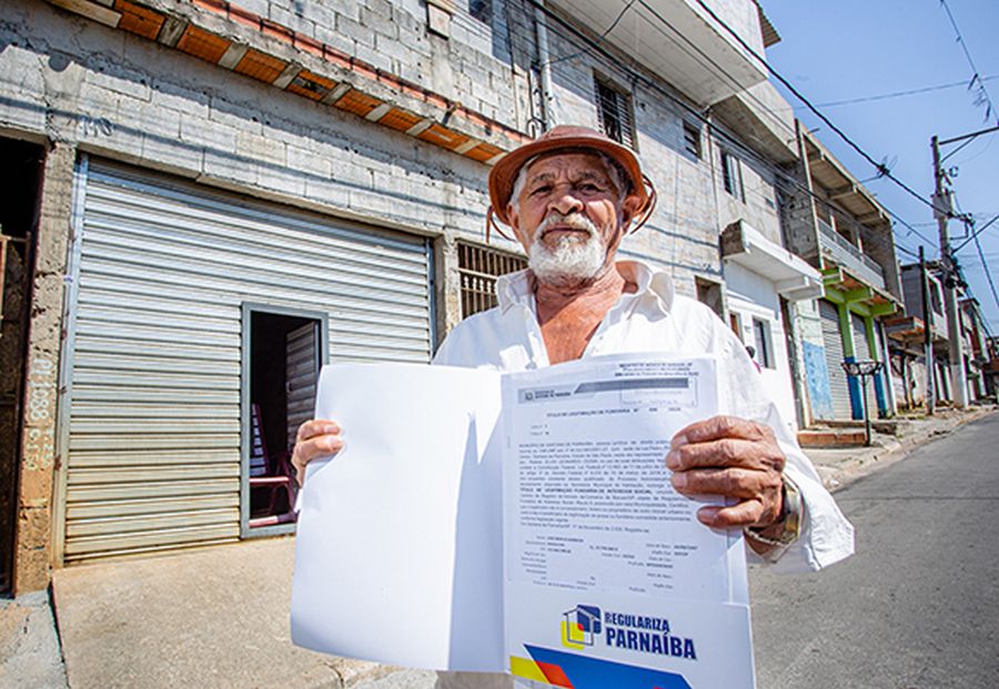 Mais de 13 mil famílias já receberam gratuitamente as escrituras da sua casa própria em Santana de Parnaíba